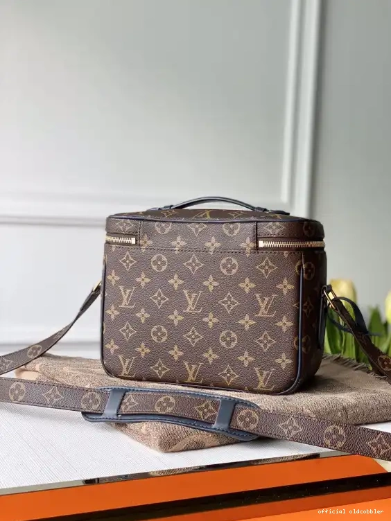 Official oldcobbler LOUIS VUITTON BAG TOILETRY 0626